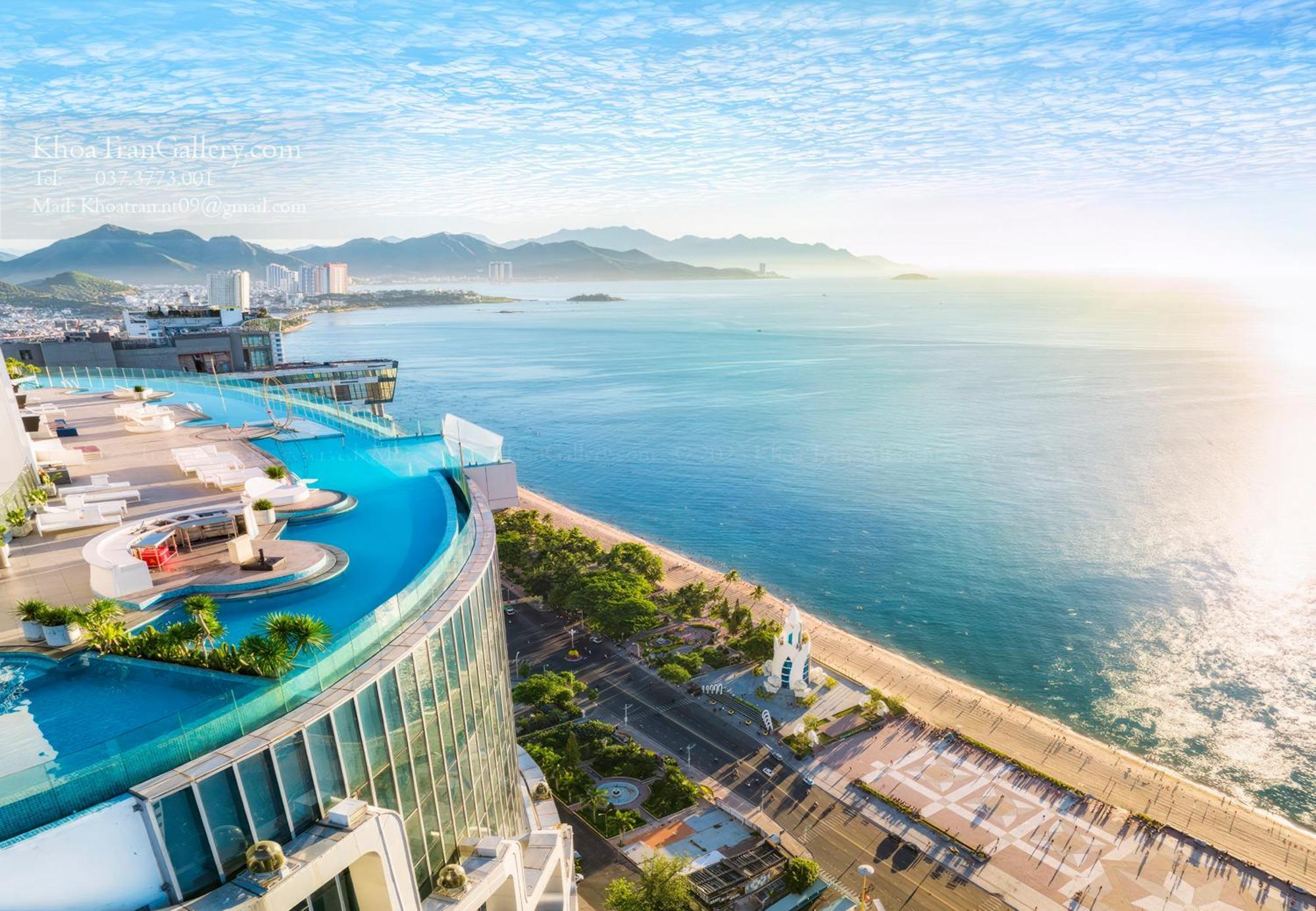 Coastal Panorama Oceanfront Suites 나트랑 외부 사진