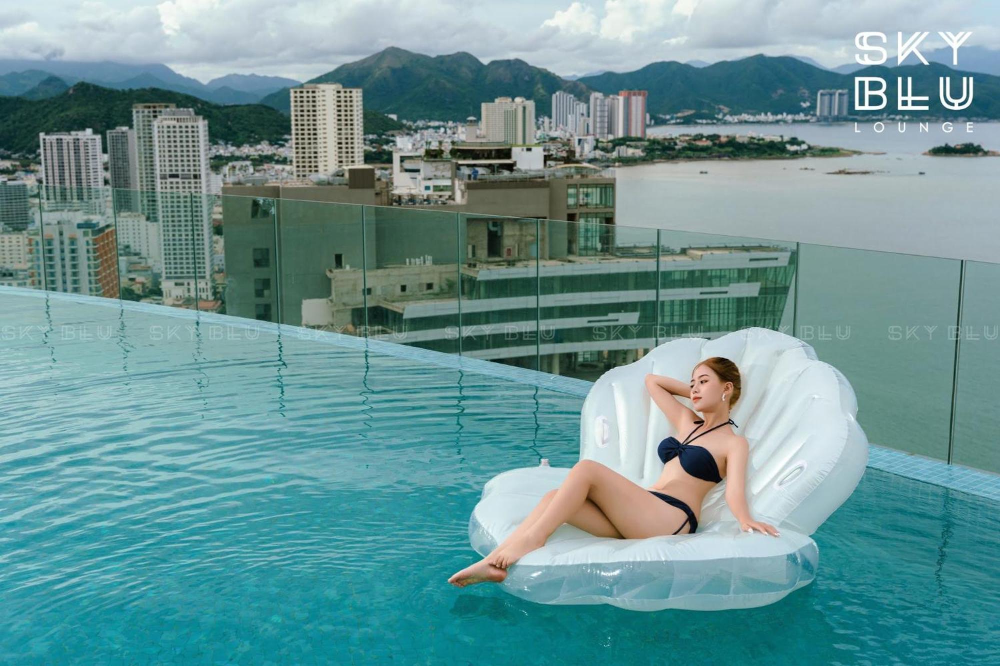 Coastal Panorama Oceanfront Suites 나트랑 외부 사진